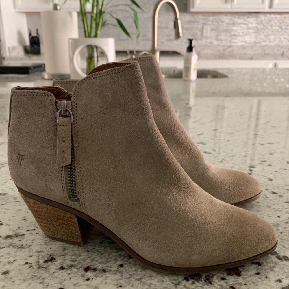 New Frye Judy double zip ash‎ boots 6 no box